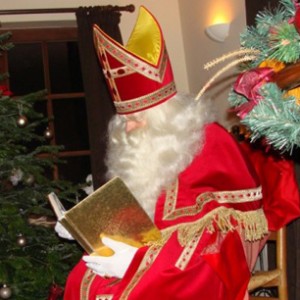 Visite de Saint-Nicolas ou Père Noël à la maison : nos conseils pour une fête réussie